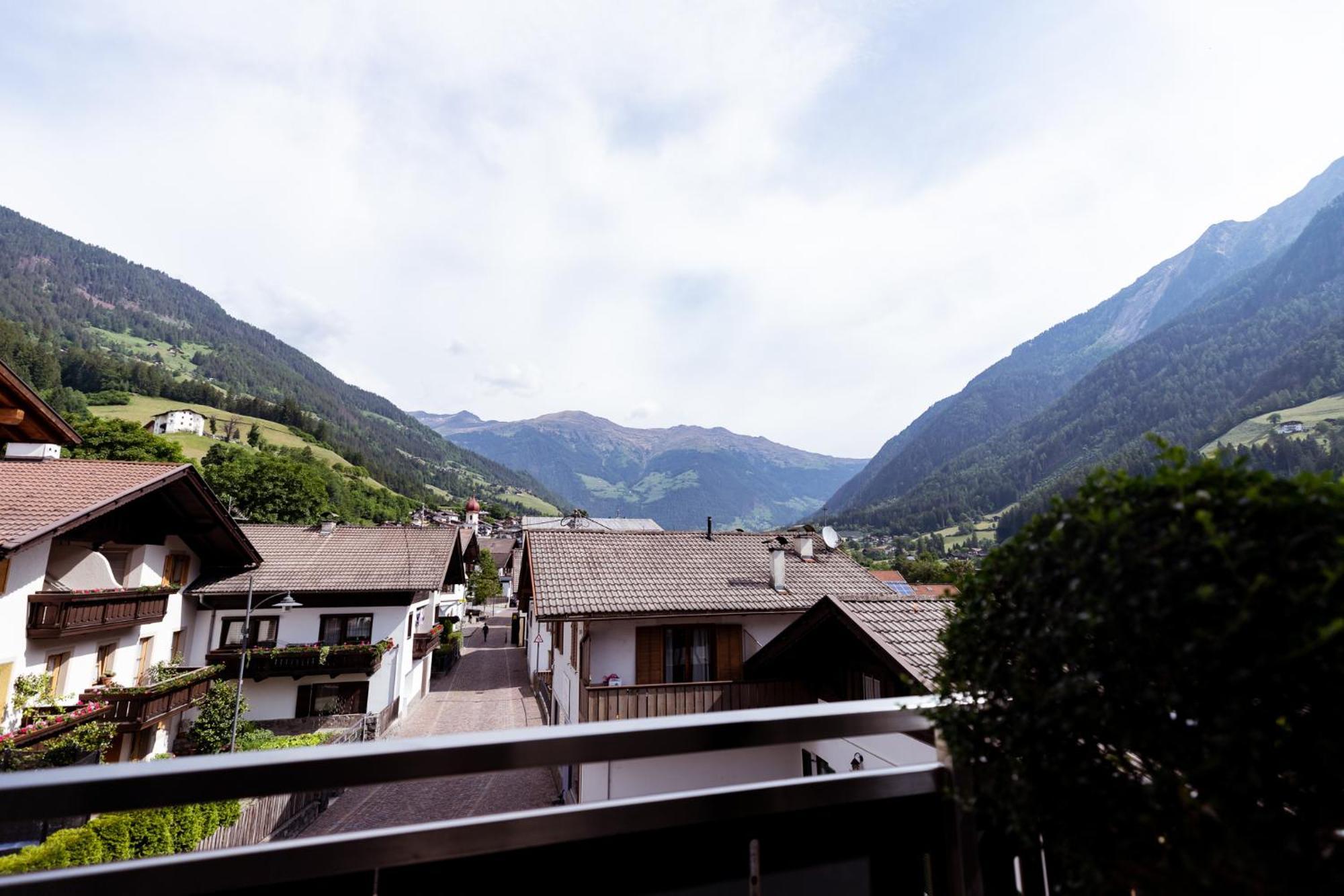 Ramoser Living Apartments San Martino In Passiria  Bagian luar foto